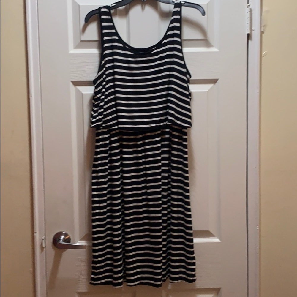 💚 Old Navy Maternity & NURSING Dress